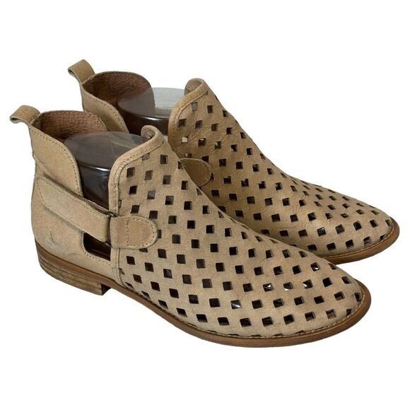 Musse & Cloud- Caila Tan Perforated Leather Ankle Boots- Sz. 38/7.5 - Picture 1 of 14